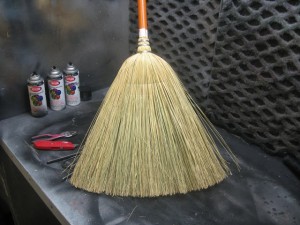 deluxe-witches-broom-b2